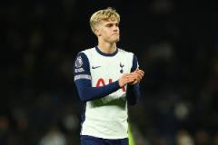 內(nèi)維爾批評貝里瓦爾表現(xiàn)糟糕，質(zhì)疑其場上決策