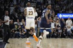 詹姆斯：華子和里德第四節(jié)表現(xiàn)亮眼，我們錯(cuò)失了贏球機(jī)會(huì)