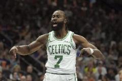 杰倫-布朗：當班凱羅陷入犯規麻煩時，我們該收比賽了