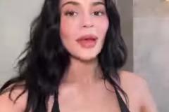 小詹娜身材顏值雙無敵，一時也不懂該看哪