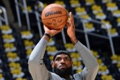 懸崖邊緣：媒體曝光詹姆斯G5賽前入場及熱身 看勒布朗如何準備決戰(zhàn)