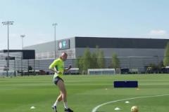 金發大長腿！看看誰在躍躍欲試