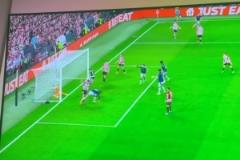 齊爾克澤觀賽直播發文：兄弟們加油！