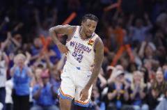 卡森-華萊士：防守和進攻都享受身體對抗