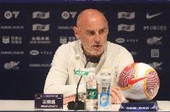 穆斯卡特：球隊正在適應傷病輪換，不會過度關注傷情