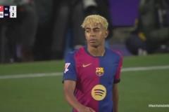 可惜！亞馬爾腳后跟妙傳，福特禁區(qū)內(nèi)1V3閃轉(zhuǎn)騰挪打遠(yuǎn)角中柱！