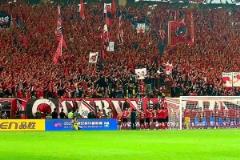 飛貓版成都蓉城開場曲“斗志昂揚” ，享受鳳凰山現場的火熱氛圍