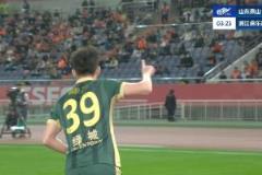 記者：泰山球迷為王鈺棟喝彩，現場喊聲震耳欲聾