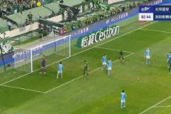 國安禁區內斷球，張玉寧門前空門機會推射打高