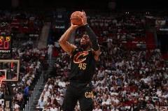 騎士隊史季后賽40+次數：米切爾3次追平歐文并列第二 詹姆斯24次