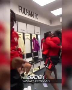 富勒姆更衣室激情對(duì)決，特勞雷力摔巴錫展現(xiàn)魔鬼力量