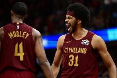 騎士半場搶35籃板大勝步行者17個 前場板13-2