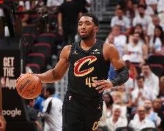 米切爾系列賽爆發 場均41.3分6.3板6助驚艷全場