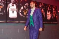 小丑西裝震撼登場！約基奇攜小天王山戰(zhàn)亮相