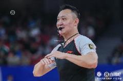 媒體人：楊鳴直言看到3個裁判拉扯令人痛苦，不搶戲是基本要求