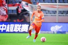 黃政宇職業(yè)生涯累計出場200場，其中為泰山出戰(zhàn)68次