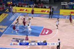 魔王展翅！周琦正面突破單臂隔扣外援卡爾頓