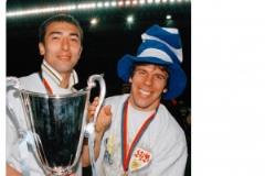 1998年切爾西奪冠歐洲優勝者杯，藍軍社媒曬回憶照