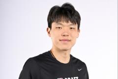 記者：楊瀚森19歲仍展現(xiàn)出色投籃與移動能力