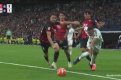 人仰馬翻！姆巴佩以一敵三突圍防線！被對(duì)手合圍破壞！