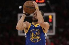 曾令旭：庫明加或被交易除非簽大合同，梭哈字母吧，除庫里外其他球員都能動