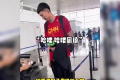 內(nèi)斂？不自信？中國籃球?yàn)楹慰偸恰皼]禮貌”