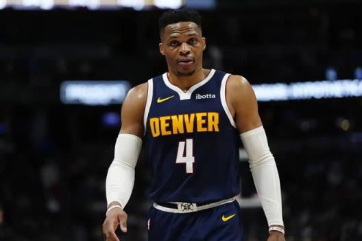 威少無奈出局，回應球員選項引關注，未來去向仍成謎