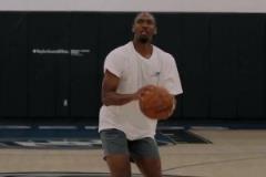 險些英雄球！麥克托米奈任意球直接攻門！鈴木彩艷撲出擊中橫梁！