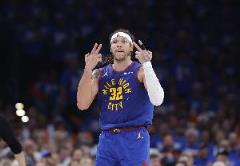 勇猛出擊！阿隆-戈登帶傷出戰(zhàn)半場(chǎng)貢獻(xiàn)8分8板