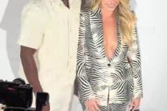 老婆穿著太惹眼！博格巴攜妻子出席活動(dòng)