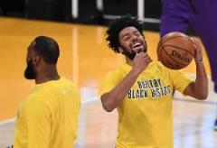 庫克：早上10點訓練我6點半到，詹姆斯已經練得滿身是汗了