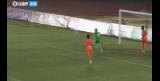 青島紅獅錯失必進球，王大雷帶球失誤送任意球