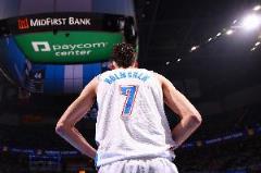 肯威賽后激勵切特：用自身能量扭轉比賽局勢