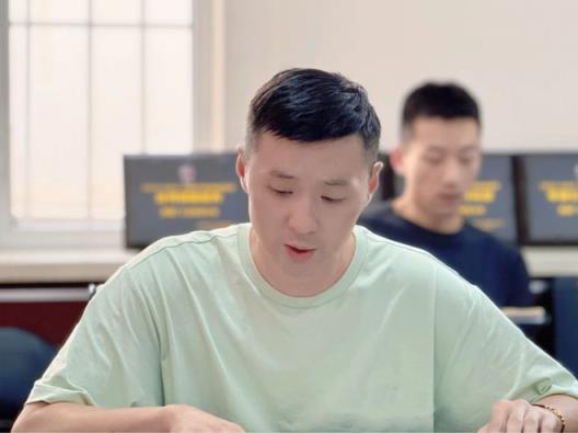 新疆男籃備戰(zhàn)總結(jié)會！劉煒部署任務(wù)，重提外援選拔，郭艦關(guān)注傷病隱患！