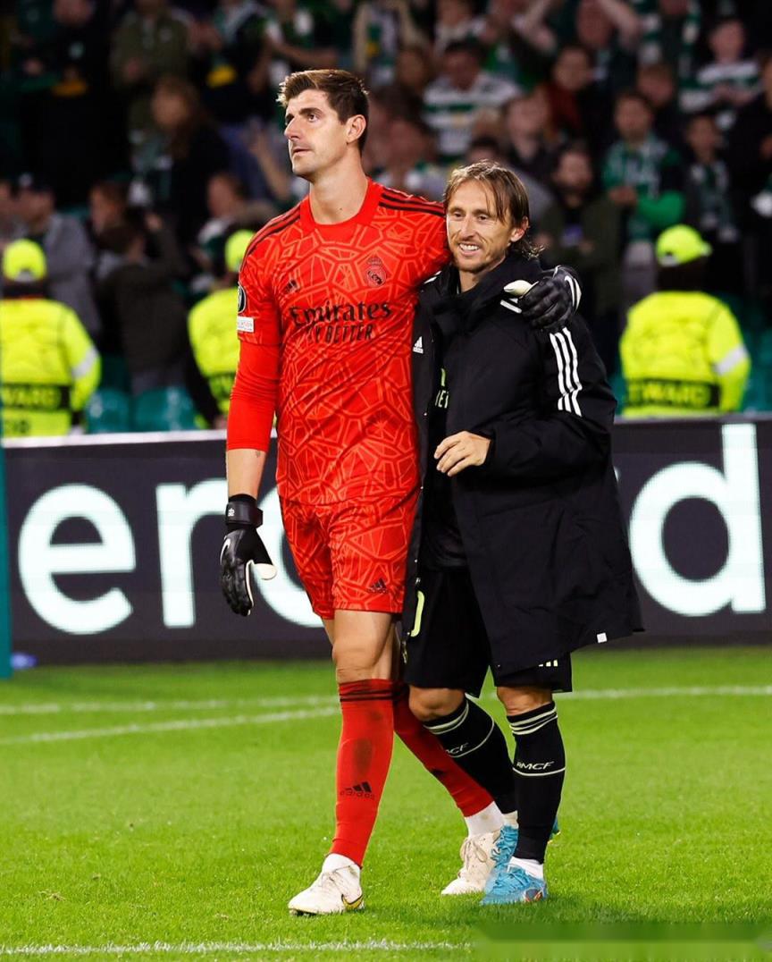 庫爾圖瓦致敬魔笛：你是皇馬的傳奇，我為能與你并肩作戰感到驕傲