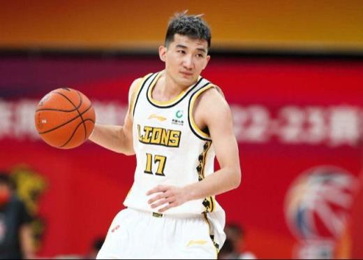 孫銘徽解讀球鞋完整標語，鏡頭剪輯引熱議