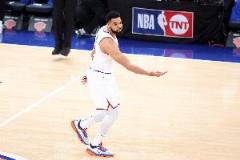 唐斯：球隊慢熱問題在于總陷入落后，必須提升執行力