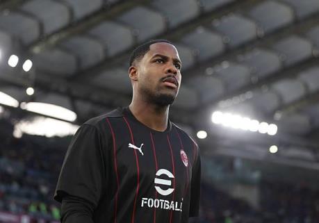 曼聯正積極尋求新門將，已聯系邁尼昂了解情況