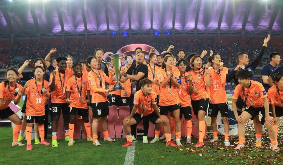 常衛魏：自豪將亞冠獎杯留在武漢，感謝球迷助威