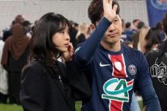 李剛仁攜女友亮相，女友為218億韓元韓國財閥繼承人