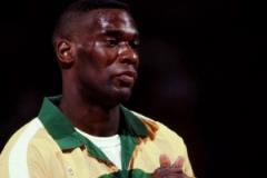 手套：不是不尊重保羅等人，我與坎普才是《空接之城》的始祖