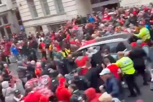 利物浦奪冠慶典發生慘劇 53歲男子撞人致27人入院