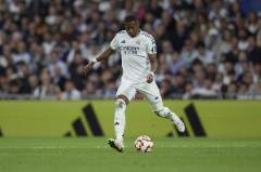 德天空：沙特球隊有意簽下阿拉巴，球員或考慮轉會并會與阿隆索討論未來