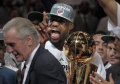 韋德：詹姆斯找不到餅干后像5歲小孩一樣推牌離開(kāi)