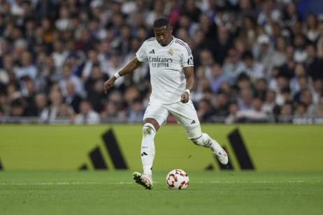 德天空：沙特球隊有意簽下阿拉巴，球員或考慮轉會并討論未來